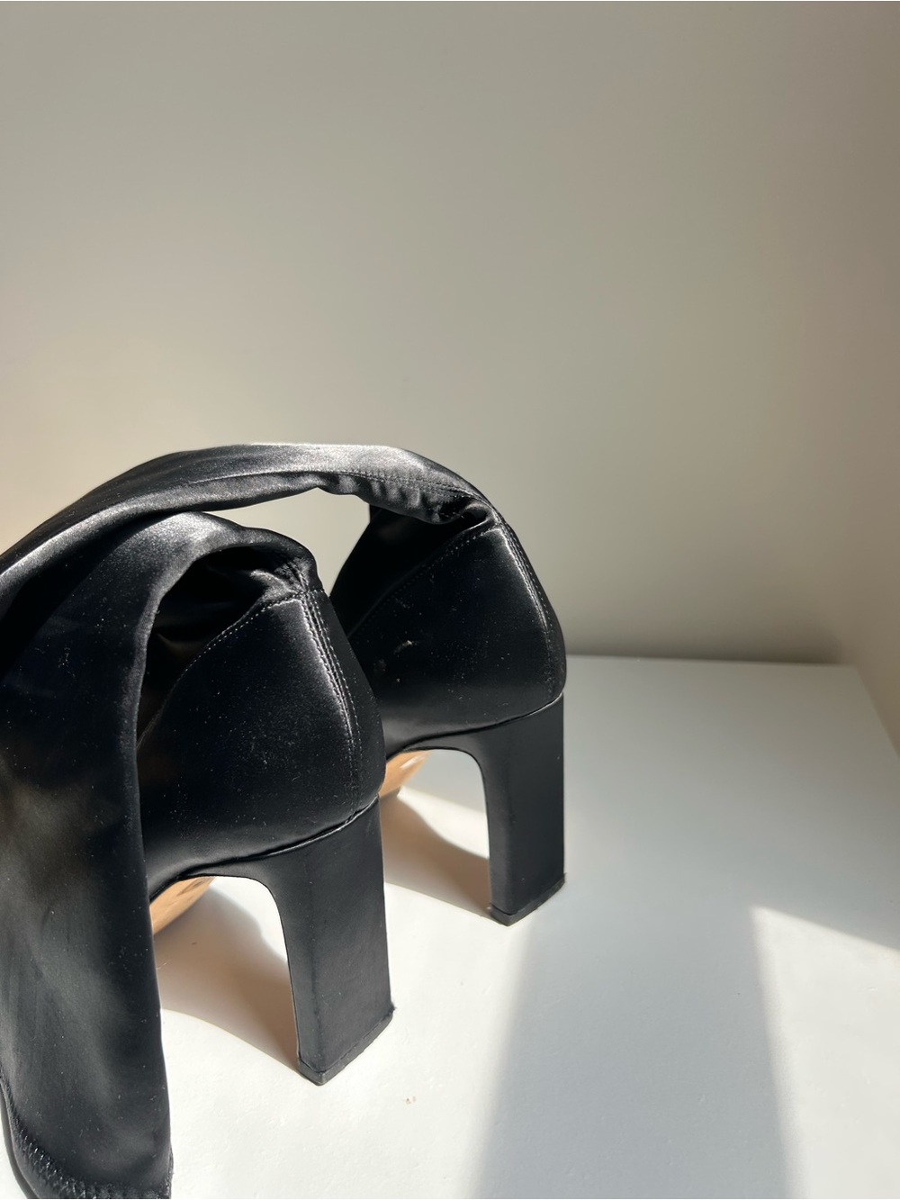 Sigerson Morrison Black Satin Draped Pointed-Toe Boots Size 7 - Picture 4 of 8